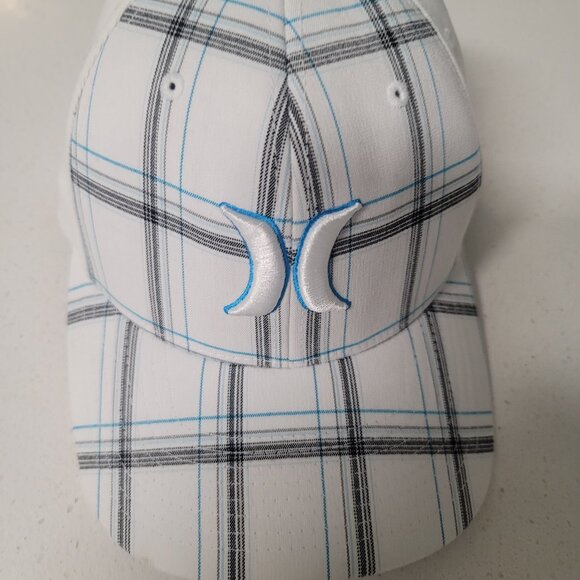 Hurley Flexfit White Blue Plaid Size Small Medium Great Condition - Picture 1 of 6